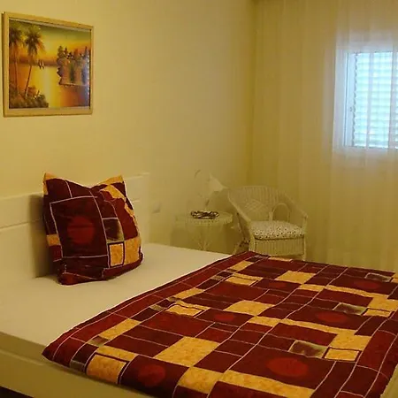 Sleeps 6 Pool Wifi شقة *